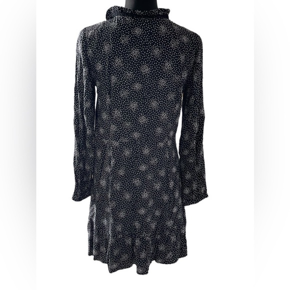 Loft Dress - Picture 2 of 6